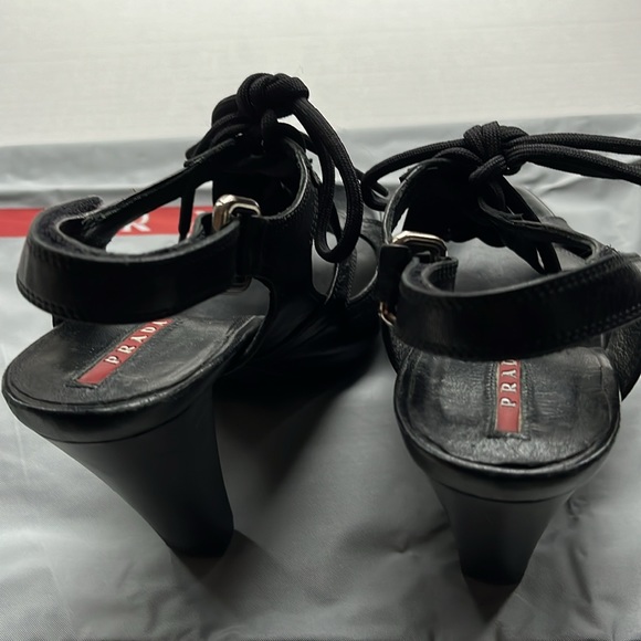 Prada heels in black - Picture 3 of 5